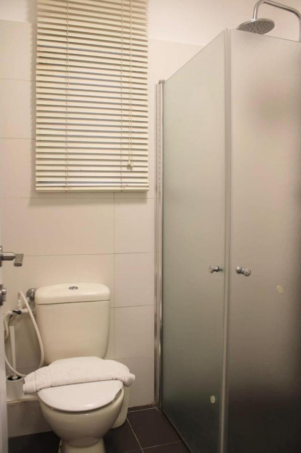 Zimmer Ba'Ir Kfar Saba Exterior foto